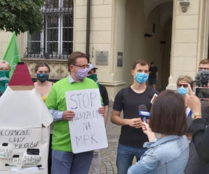Protest przeciwko podwyżce cen biletów w MPK Wrocław