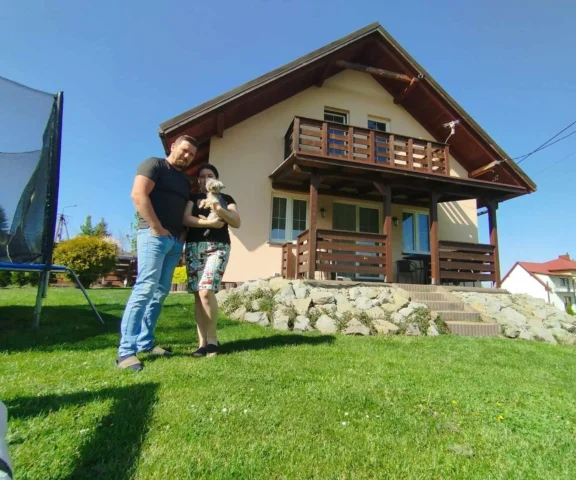 Sylwia i Marcin zbudowali dom własnymi rękami. Meble też odnawiają sami