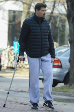 Figurski uczy się chodzić