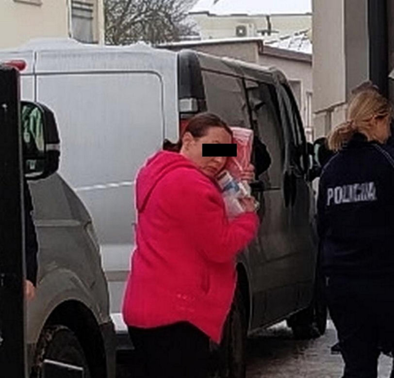 Wyrodna matka zgotowała Julce piekło. Latami wypalała jej kwasem rany na skórze!