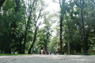 Plac zabaw, bulodrom, biblioteczka na książki. Park Krakowski oficjalnie otwarty [ZDJĘCIA, AUDIO]