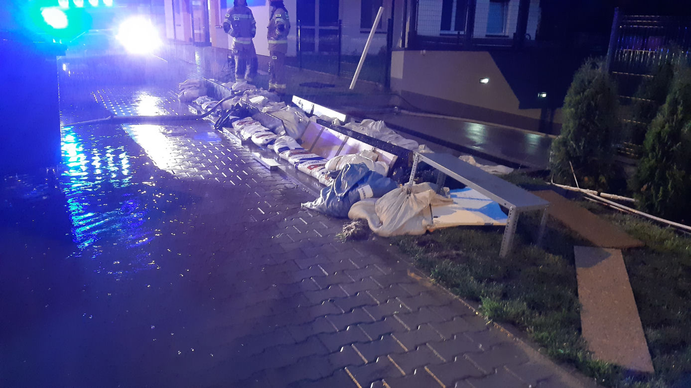 Zalana ulica Daniszewska w Warszawie