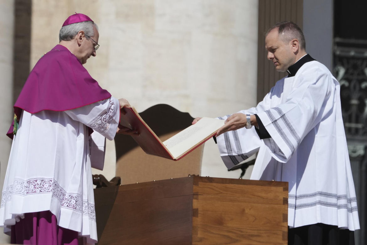Zaczął się pogrzeb papieża Franciszka. Jedna z największych takich ceremonii w historii