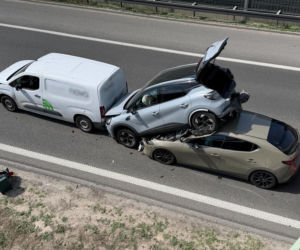 Spektakularna kolizja. Auto na aucie