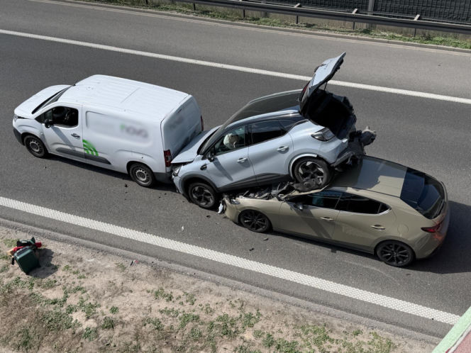 Spektakularna kolizja. Auto na aucie