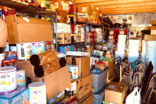 Rząd wzywa: szykujcie zapas paliwa, jedzenia i gotówki