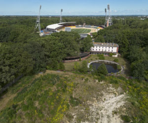 Dawny basen na Terenach Olimpijskich - deweloper rozpoczął budowę akademika na obszarze objętym ochroną konserwatorską