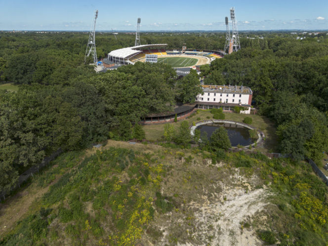 Dawny basen na Terenach Olimpijskich - deweloper rozpoczął budowę akademika na obszarze objętym ochroną konserwatorską