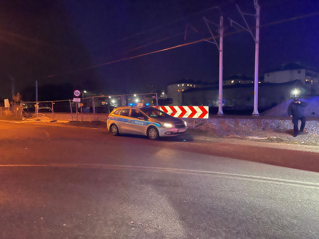 Makabryczny wypadek w Duchnicach. Pod kołami pociągu znalazł się mężczyzna. Nie żyje
