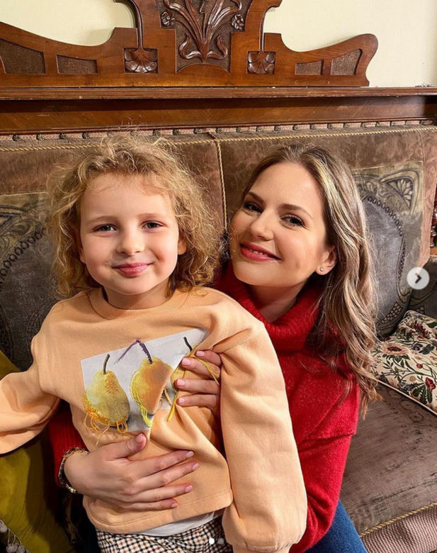 M jak miłość. Pola (Hania Nowosielska), Anita (Melania Grzesiewicz)
