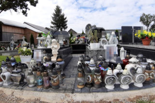 Kulisy tragedii w Nowej Białej: Odszedłeś tak nagle, synku kochany. Prokuratura kończy śledztwo dotyczące noworocznej tragedii