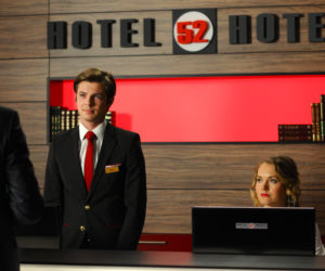 Hotel 52 sezon 7 odcinek 82 (odc. 4). Igor (Kamil Kula), Marta (Magdalena Lamparska)