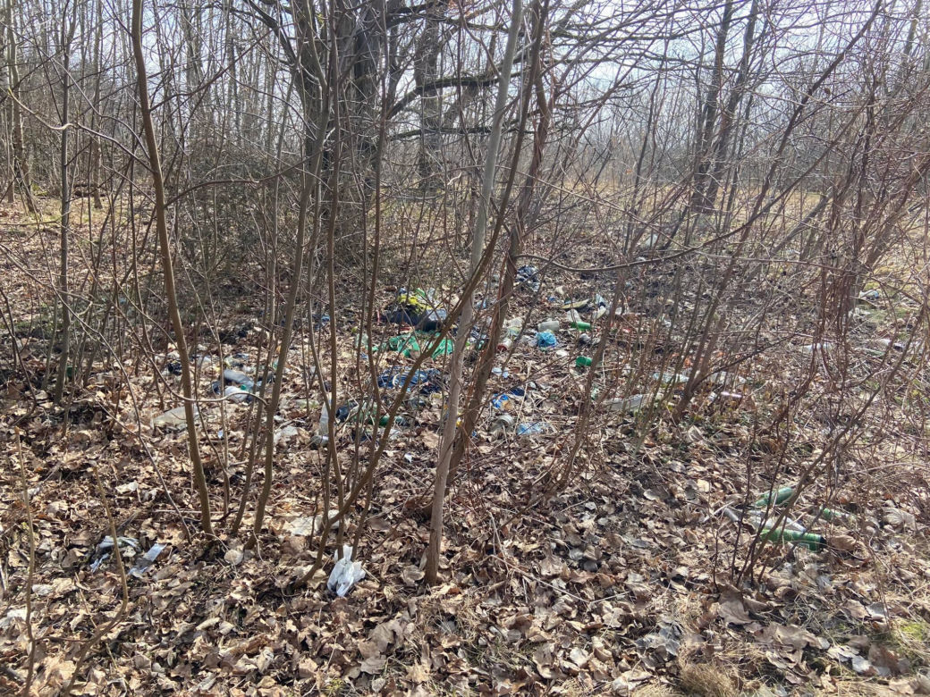 Miało być pięknie, a są śmieci. Mieszkańcy Sikawy załamani Parkiem Zbójnickim