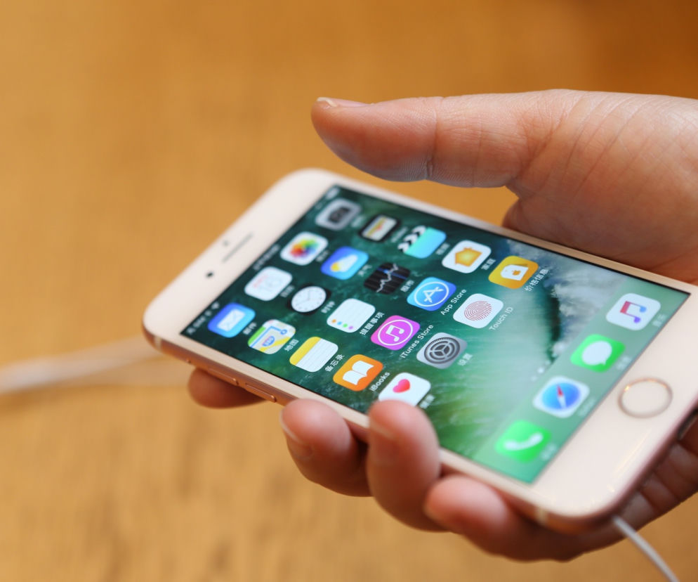 Nowy iPhone za darmo - Apple musi wymienić miliony starych modeli!