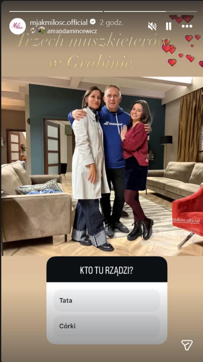 M jak miłość na planie. Basia (Karina Woźniak), Agnes (Amanda Mincewicz), Artur Rogowski (Robert Moskwa)