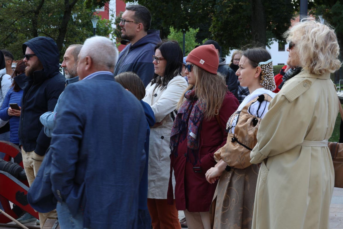 Salwy armatnie w centrum Lublina. Tak wyglądała inscenizacja historyczna na pl. Litewskim