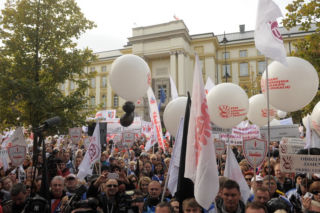 W poniedziałek nauczyciele wyjdą na ulice. Nie chcą likwidacji gimnazjów