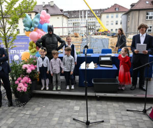 Wmurowanie aktu erekcyjnego pod budowę Uniwersyteckiego Centrum Zabiegowego dla Dzieci