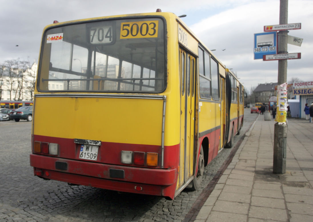  44 lata temu w Warszawie zadebiutował Ikarus! Kto pamięta te kultowe autobusy?