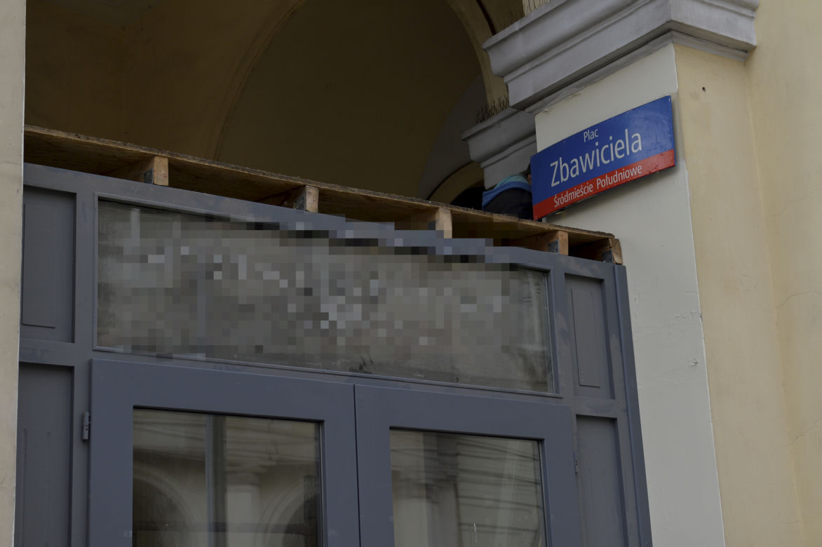 Samowola budowlana na pl. Zbawiciela. Restaurator zapłaci pół miliona kary?!