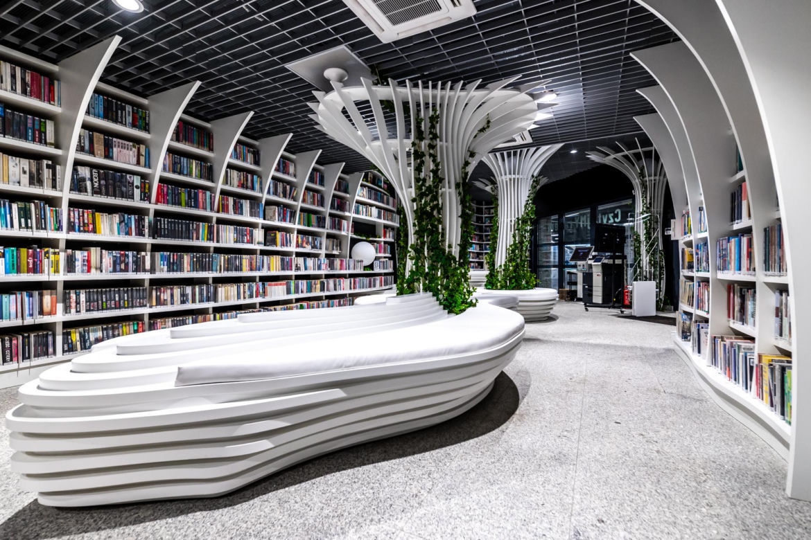 Metroteka – biblioteka na stacji metra M2 Kondratowicza w Warszawie