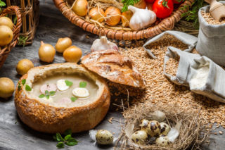 Polacy gotują, ale nie wszystko. Tak przygotowujemy Wielkanoc 2026 według raportu kulinarnego Uwielbiam.pl