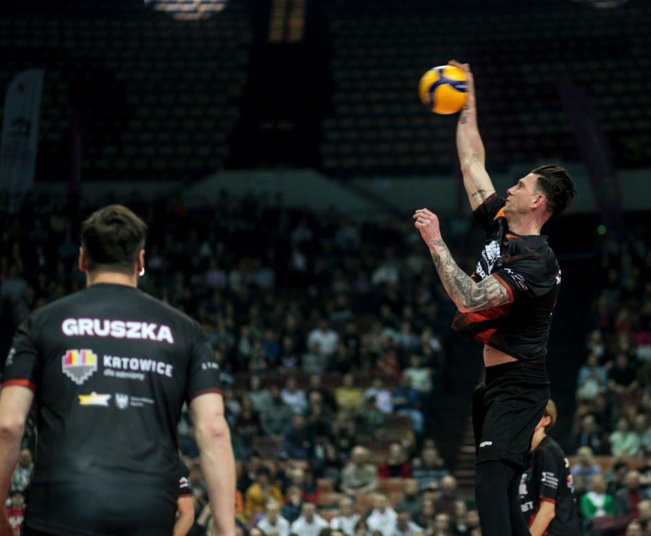 Legendarny Kosmiczny Mecz z Aniołami w Spodku: Gwiazdy zagrały dla Domu Aniołów Stróżów 