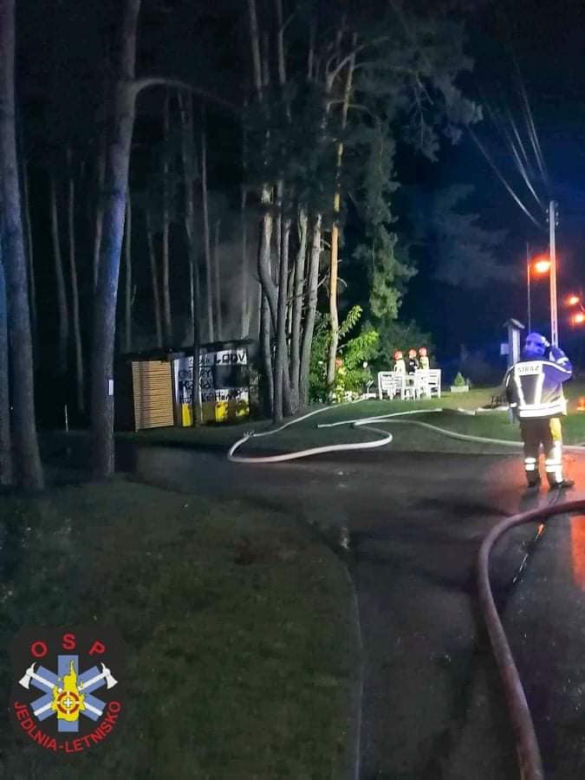 Pożar budki z lodami nad zalewem w Siczkach