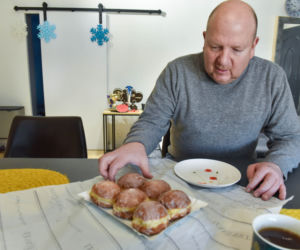 Pierwsze kolejki po najlepsze pączki w Toruniu