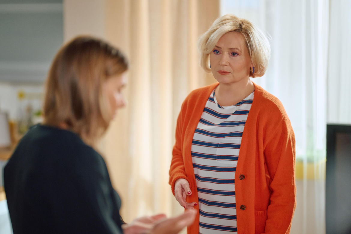 Podczas pogrzebu rodziców Alana Mariuszowi kompletnie puszczają nerwy.