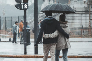 Załamanie aury uderzy w Polskę. IMGW ostrzega przed burzami i deszczem ze śniegiem