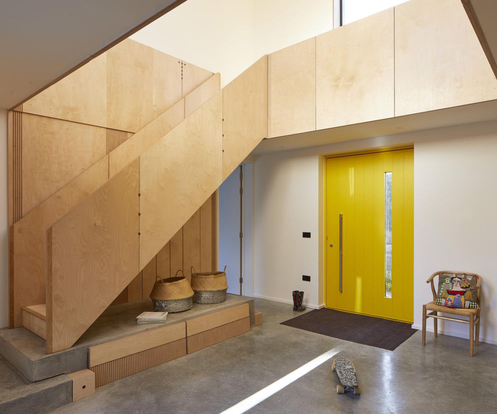 Takie drzwi wybierają najbogatsi. Ile kosztują „wrota do zamku” i dlaczego czeka się na nie miesiącami