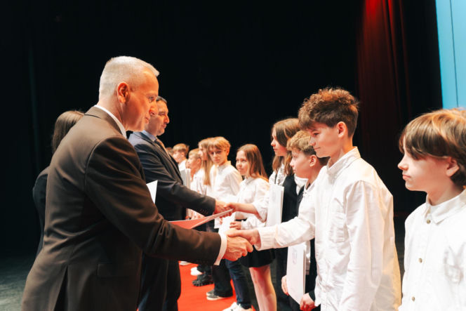 Najzdolniejsi uczniowie odebrali stypendia Prezydenta Miasta Siedlce