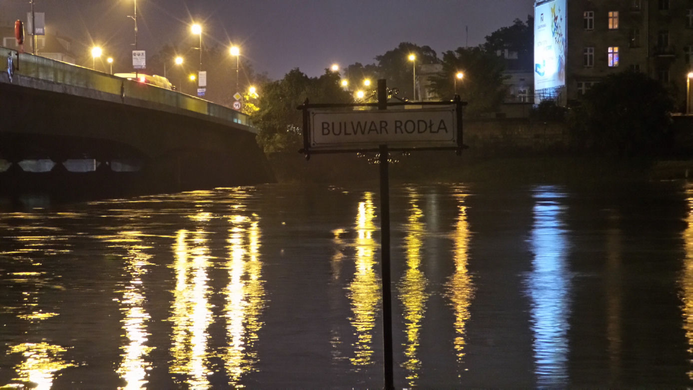 Wielka woda w Krakowie. W piątek rano fala kulminacyjna