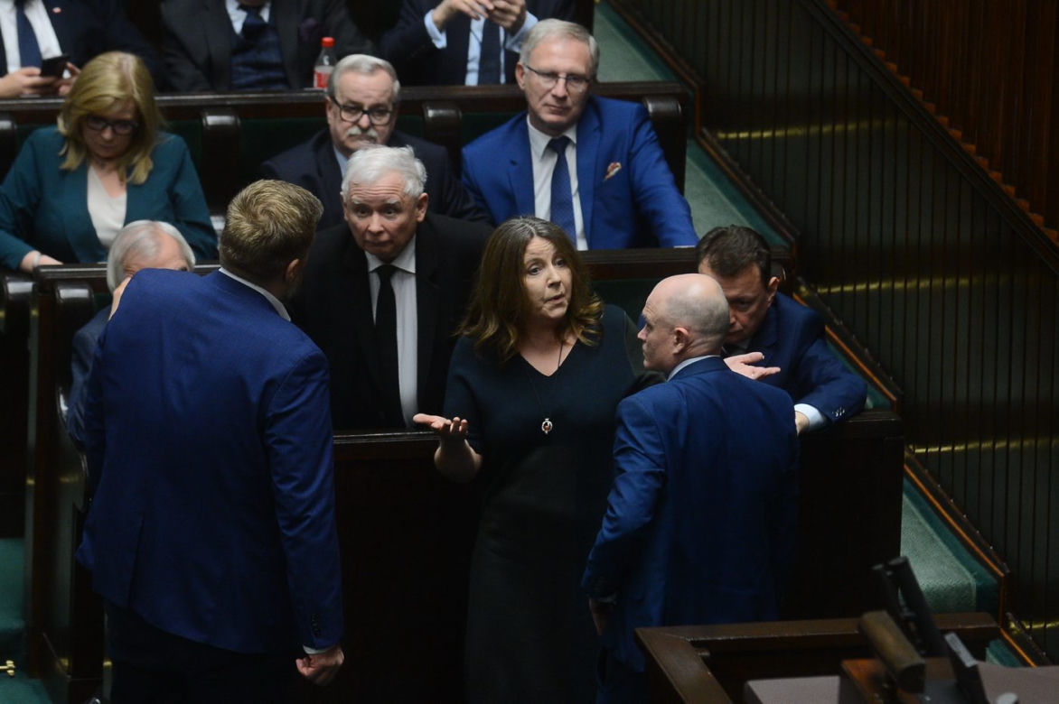Joanna Lichocka. Przez wulgarny gest straciła pracę u Dudy