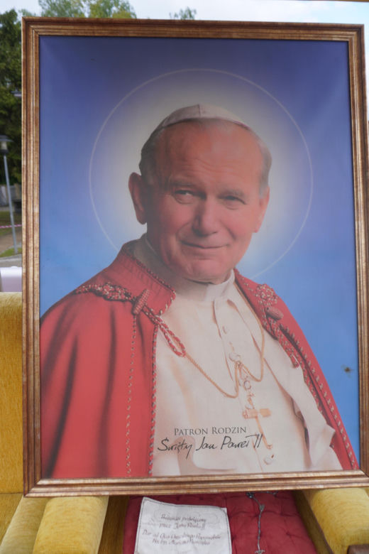 Noc Muzeów 2025. Samochód papieski w Kielcach