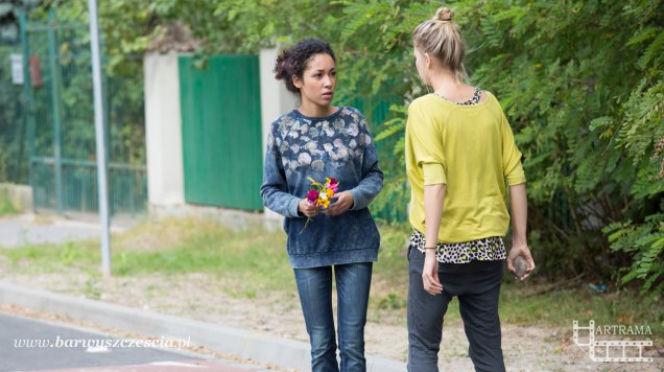 Barwy szczęścia odc. 1245. Sara (Dominika Kimaty), Honorata (Anna Smołowik)