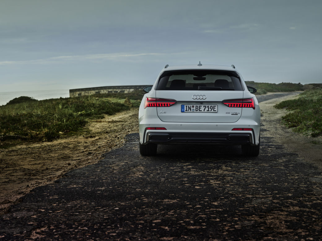 (2020) Audi A6 Avant TFSI e quattro