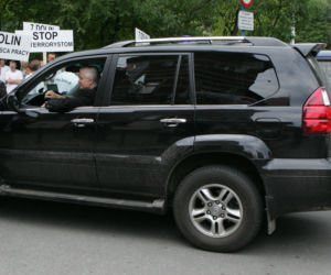 Włodzimierz Cimoszewicz jeździ Lexusem GX 470