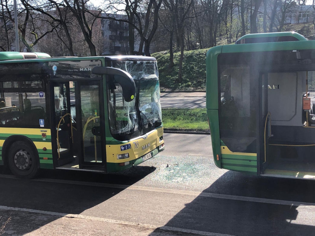 Straszny wypadek autobusów w Szczecinie. Kilkunastu poszkodowanych, w tym 7 dzieci