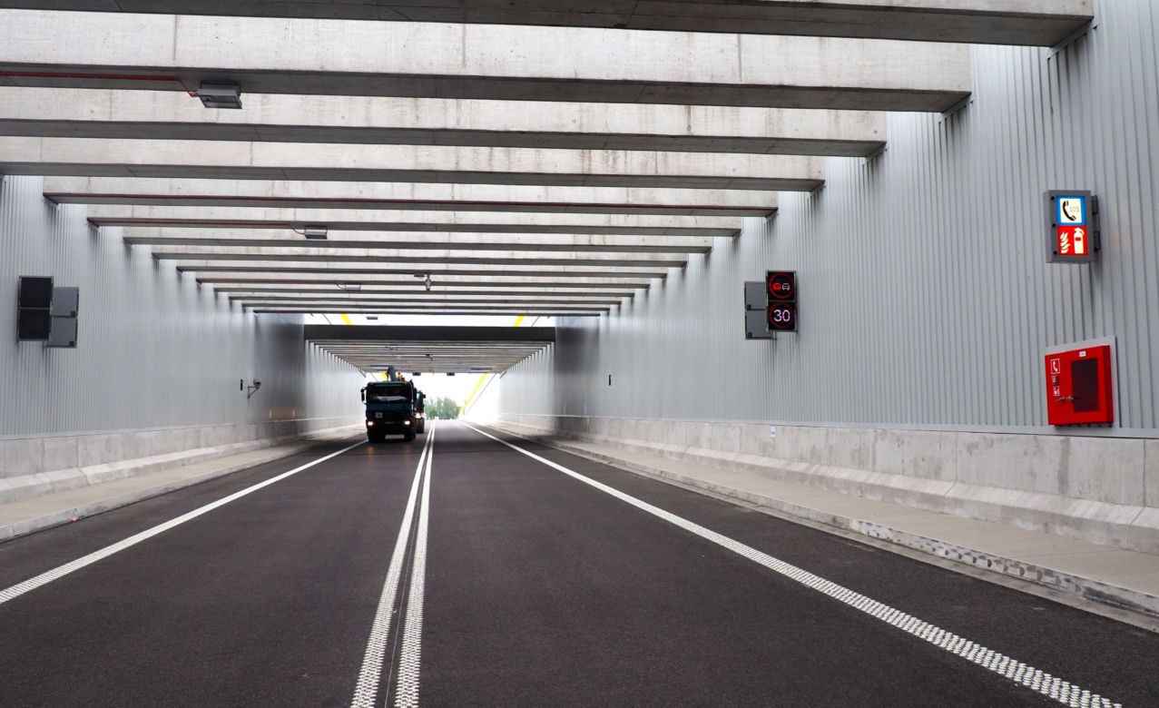 tunel pod świną