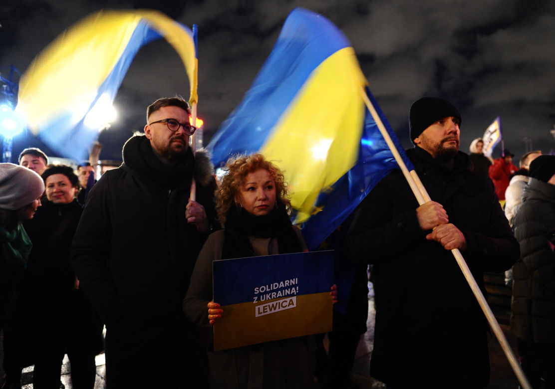Warszawa solidarna z Ukrainą. Trzaskowski na wiecu RELACJA