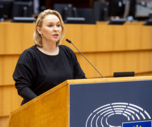 Kumple Suskiego zarabiają krocie jako europosłowie, a on mówi brukselski okupant