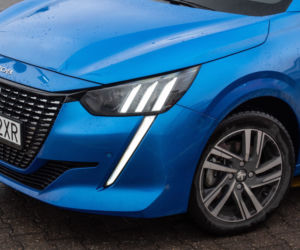 Peugeot 208 Allure vs Opel Corsa Elegance