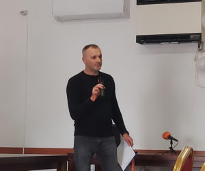 Spotkanie w sprawie budowy masztu 5 G w Płoskiem