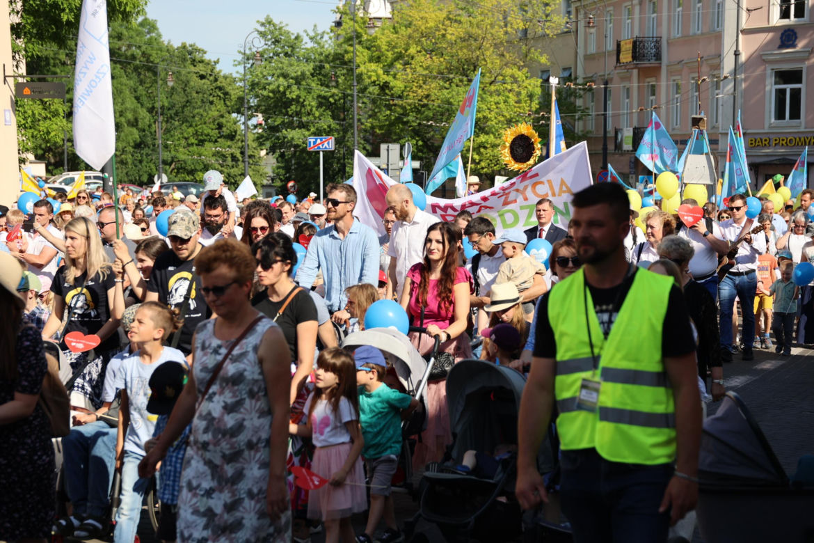 Marsz dla Życia i Rodziny 2024 w Dzień Matki przeszedł przez centrum Lublina