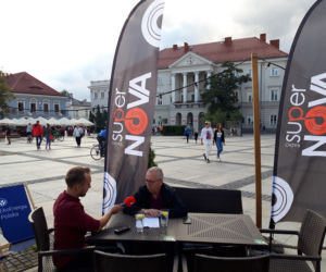 Super Lato w Kielcach. Zdjęcia z naszego mobilnego studia w ogródku letnim klubu Maska
