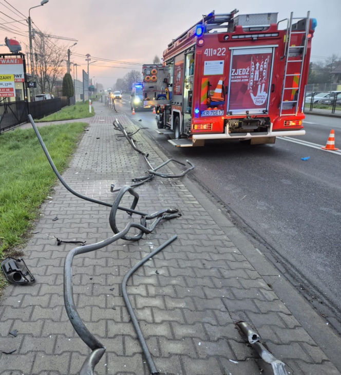 Przewrócona ciężarówka blokuje ruch na DK94 pod Brzeskiem