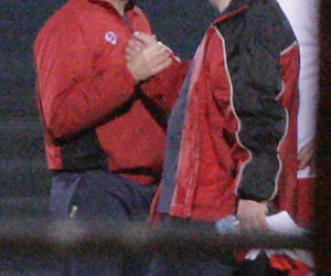 Donald Tusk gra w piłkę