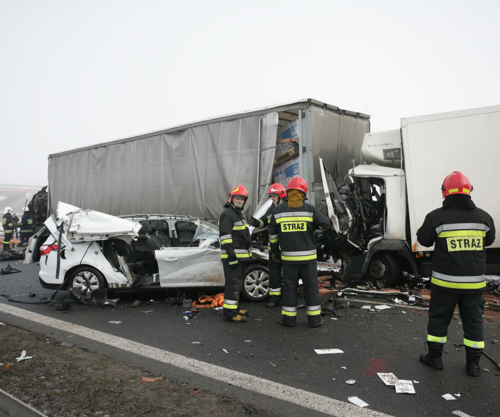 Karambol na autostradzie pod Piotrkowem Trybunalskim